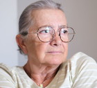 kobieta 60+ poważna