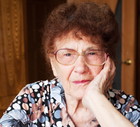 smutna seniorka