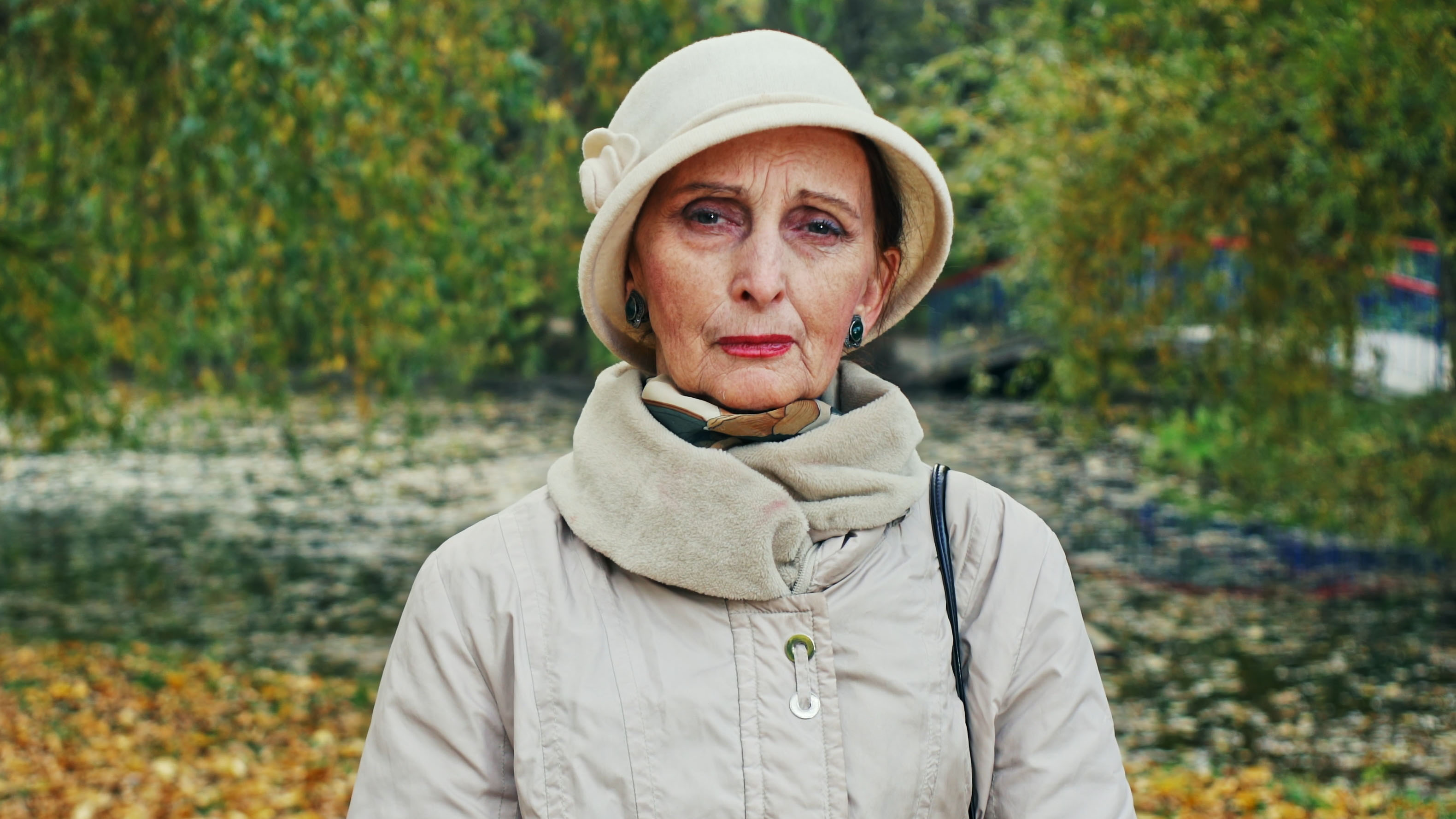 samotna staruszka
