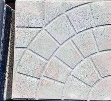 „Im lepiej napowietrzona mieszanka, tym silniejszy będzie beton.”
Zdjęcia przygotowania krok po kroku betonowych płytek nadesłał nasz czytelnik Kazimierz Matwiejczyk.