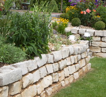 Do budowy murku można wykorzystać każdy dostępny kamień