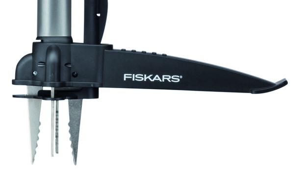  Głęboko sięgające pazury wyrywacza wykonano z wysokowęglowej stali