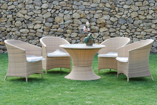 Meble z rattanu, wikliny, trzciny i trawy morskiej są bardzo efektowne