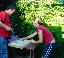 Mężowi przy pracach z ochotą pomagają nasze dzieci