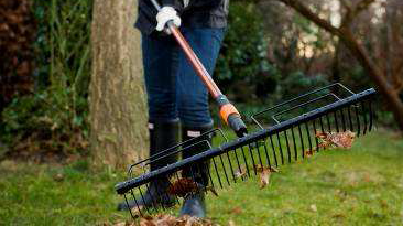 System Fiskars QuikFit™ z wymiennymi głowicami pozwala na wydajną pracę