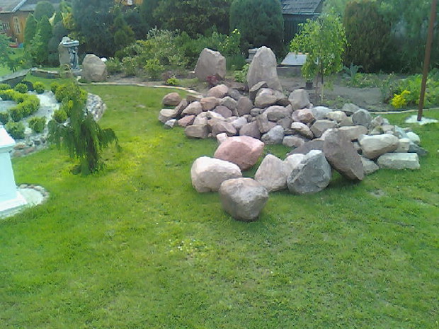 Początki budowy skalniaka .