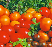 Na warzywnych straganach można kupić odmiany żółte, pomarańczowe, a nawet w paski