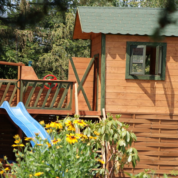 W ogrodzie również jest miejsce do zabawy dla naszego synka. To również dzieło męża.