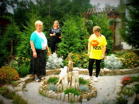 Trzy pokolenia naszej rodzinki wśród ulubionych skalniaków