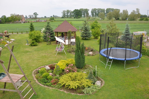 Ogród - strona południowa. Kącik rekreacyjny.