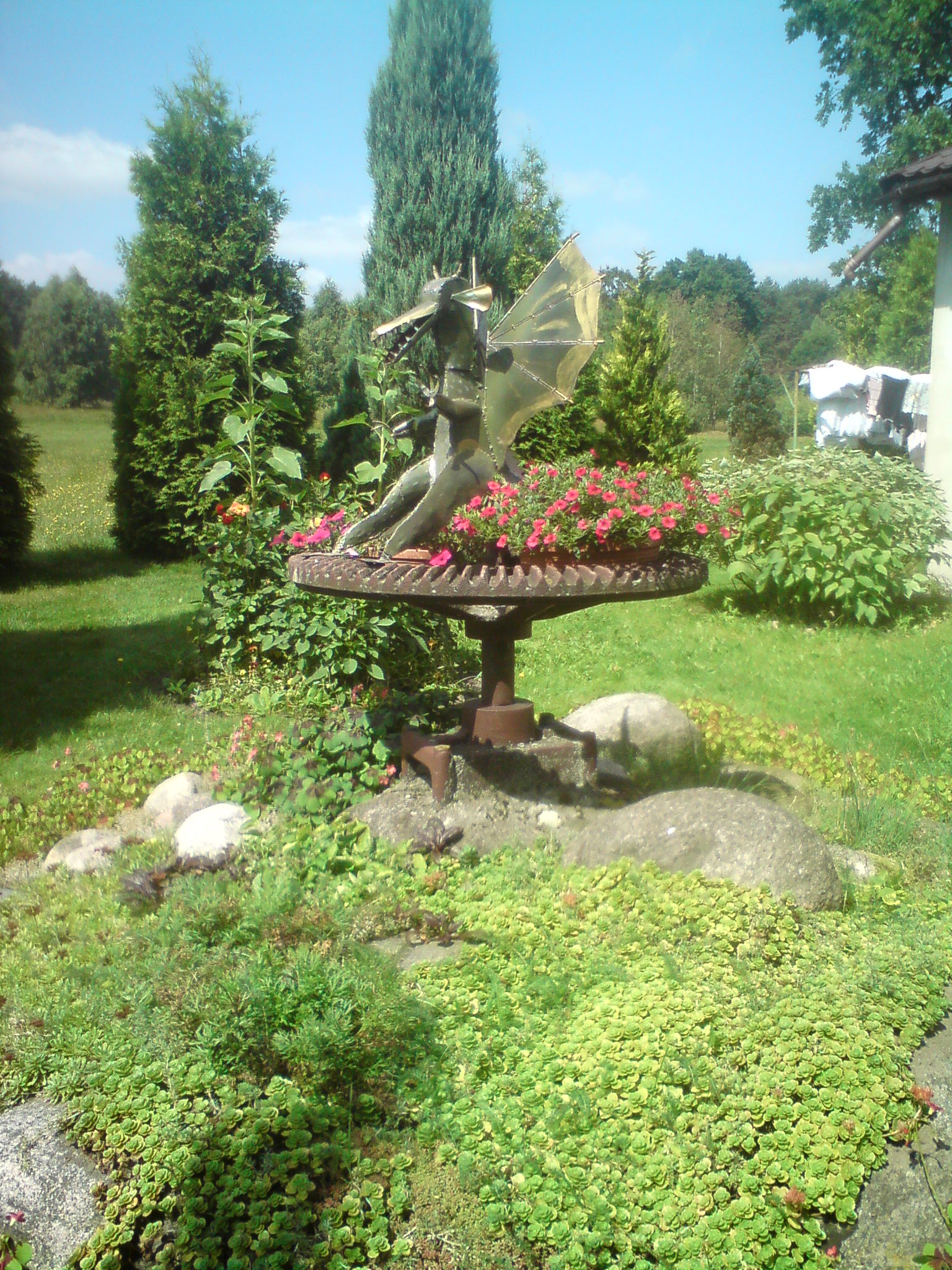 Skalniak- najstarszy element ogrodu.