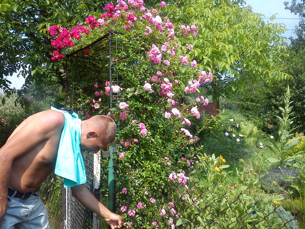 Czujne oko męża nie przeoczy niczego.