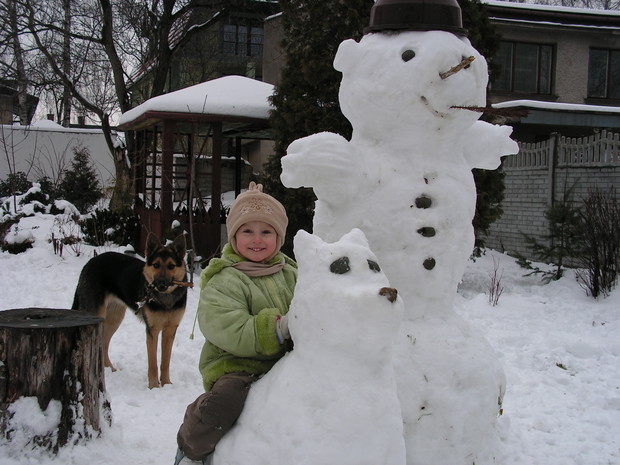 Dwa psy i dwa bałwanki 