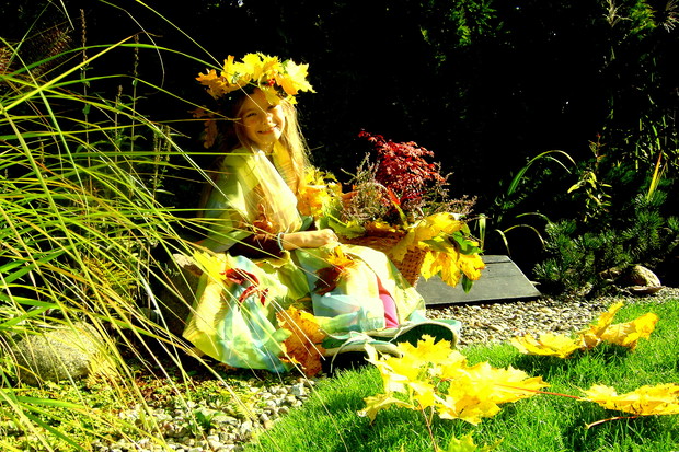 Jesień w koszyczku dary niesie