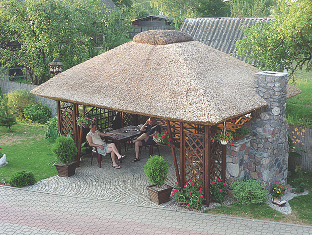 „Kiedyś myślałam, że w trzcinie chętnie gnieżdżą się ptaki, gryzonie czy robactwo. Specjaliści przekonali mnie, że to nieprawda”, pisze Beata Cimoch.