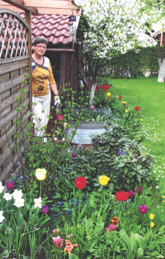 „Mówię o sobie herod-baba, bo sama piłuję, przekopuję, tnę lub układam kamienie”.