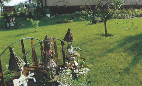 Niektóre figurki nawiązują do bajkowych postaci.