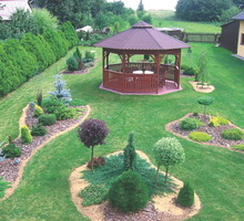 Przytulna altanka – ulubione miejsce wypoczynku i spotkań z przyjaciółmi.