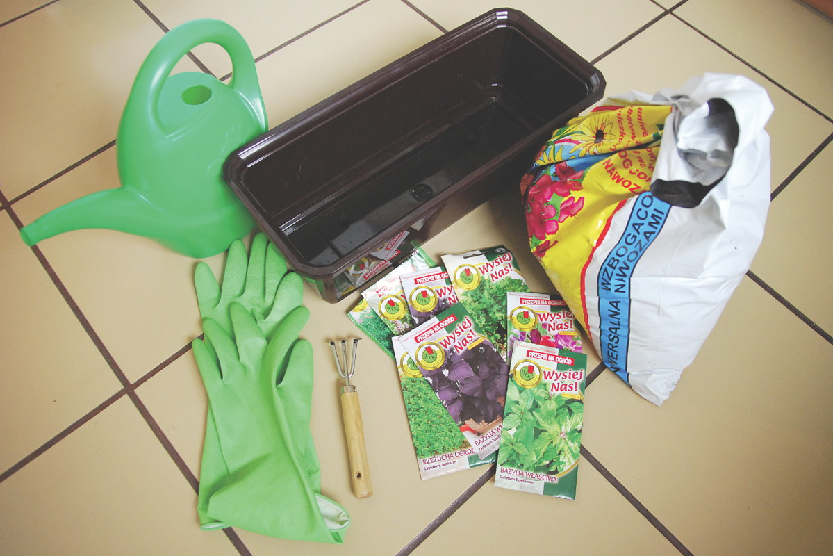 Warto dokładnie czytać etykiety na opakowaniach. Znajdują się tu ważne informacje o odmianach i pochodzeniu roślin oraz o sposobie ich wysiewu.