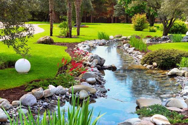 Odpowiednio zaaranżowane oczko wodne stanowi niepowtarzalny widok.