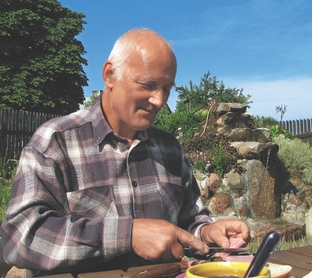 Posiłki rodzina może teraz jadać na świeżym powietrzu.