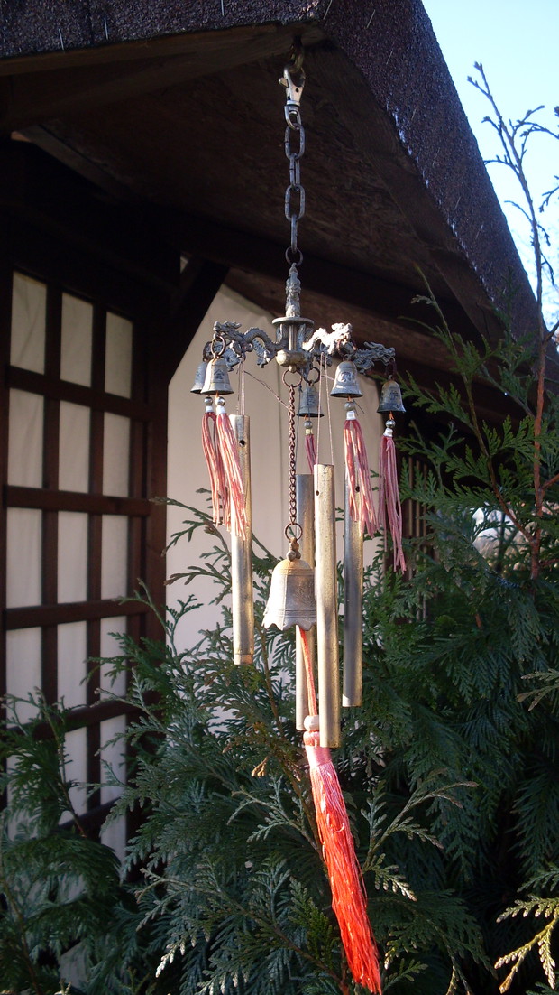 Dzwoneczki  poruszane wiatrem  to kolejny z detali orientalnych