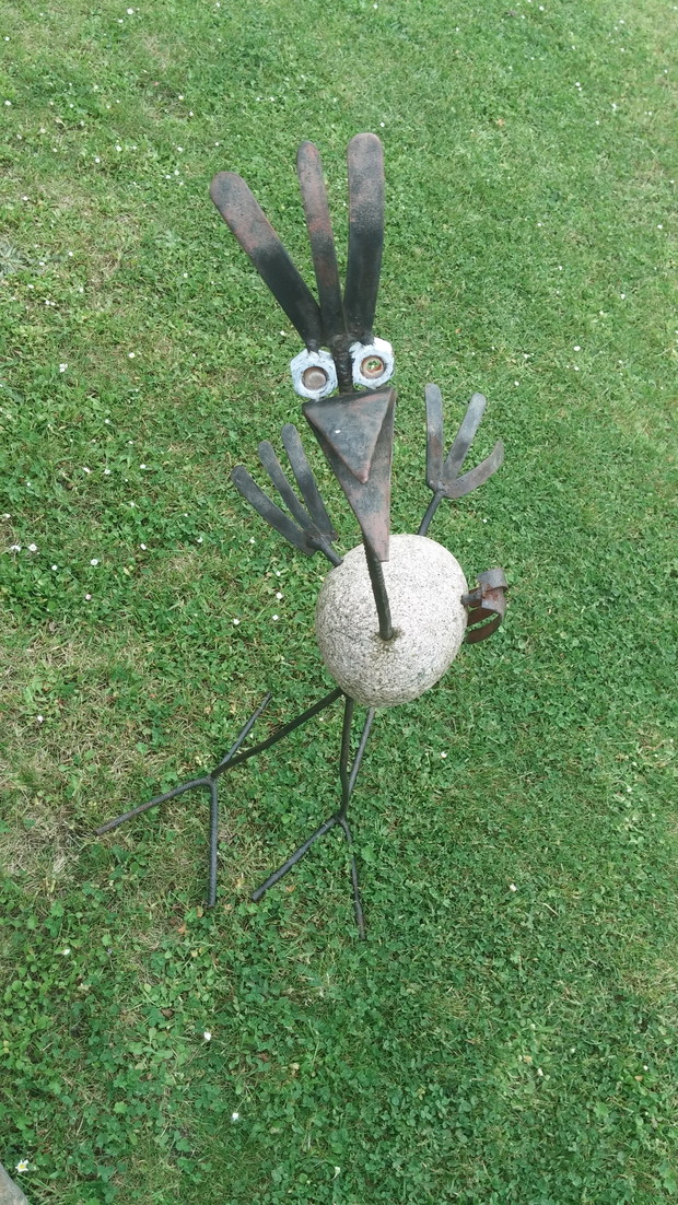 Ozdoba do ogrodu zrobiona przez  męża.