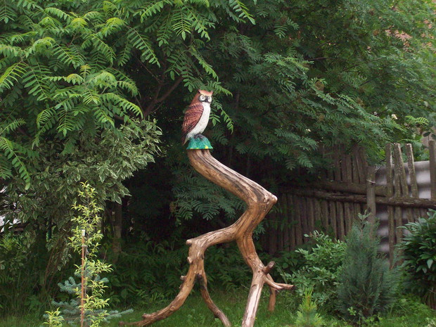 Do ozdoby ogrodu wykorzystuję różne figurki