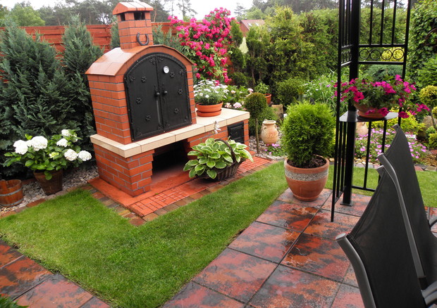 Grillo-wedzarnia, - dzieło męża, która służy do grilowania i wędzenia wyrobów własnych :)