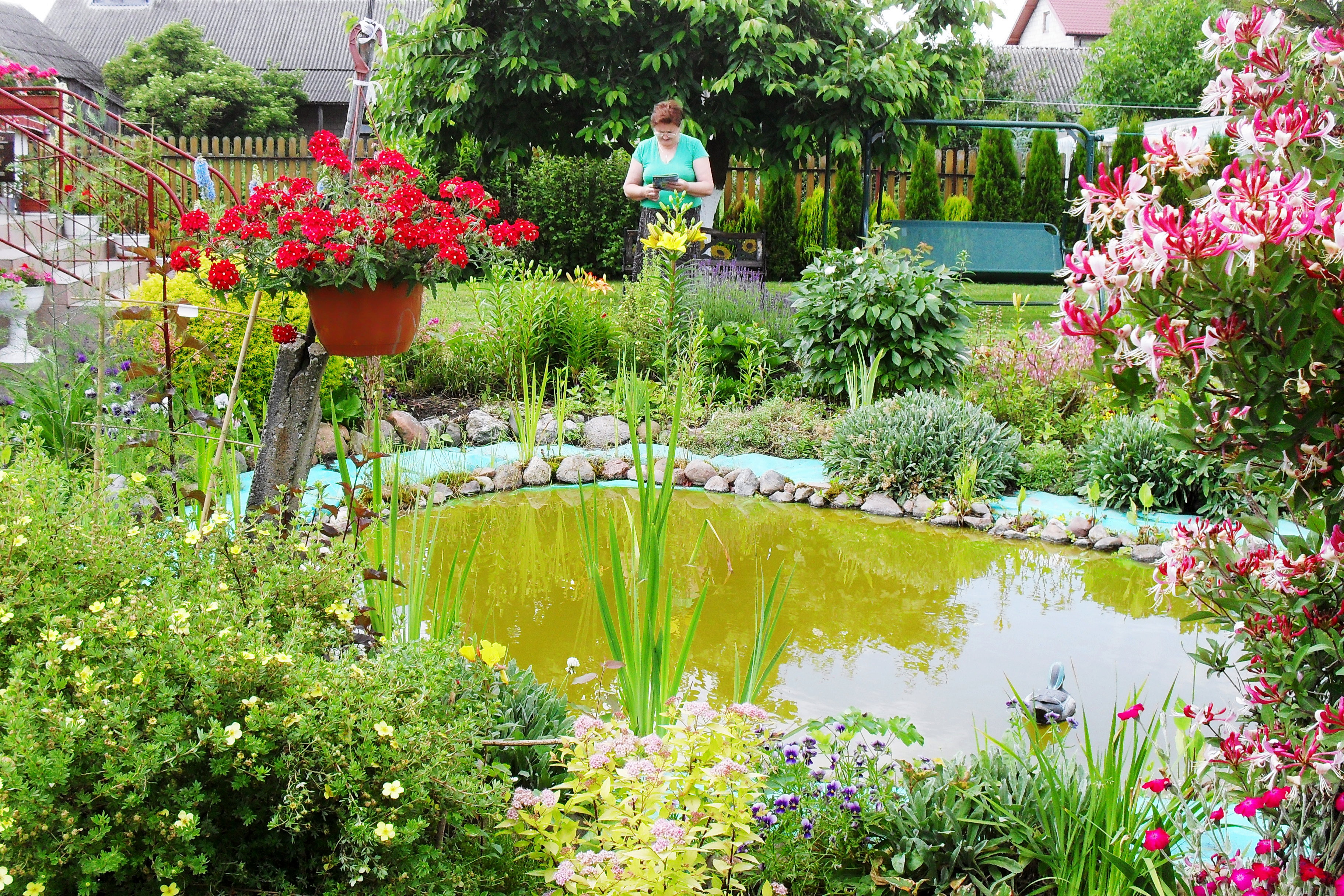 Moja mama systematycznie czyta magazyn ,,Mój piękny ogród'' 