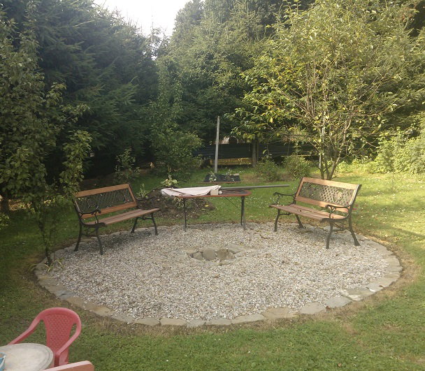 A to moje palenisko ktore wlasnie sobie zrobiłam zeby z dziecmi piec kiełbaske