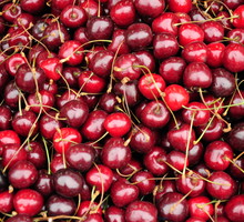 Czereśnie to prawdziwe bogactwo potasu. Na szczęście nie muszę przekonywać o tym moich synów – Bartka i Wojtka, którzy chętnie zajadają się świeżo zerwanymi owocami.