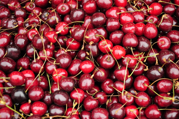 Czereśnie to prawdziwe bogactwo potasu. Na szczęście nie muszę przekonywać o tym moich synów – Bartka i Wojtka, którzy chętnie zajadają się świeżo zerwanymi owocami.