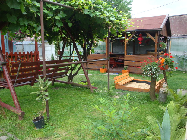 Dla najmłodszego piaskownica.