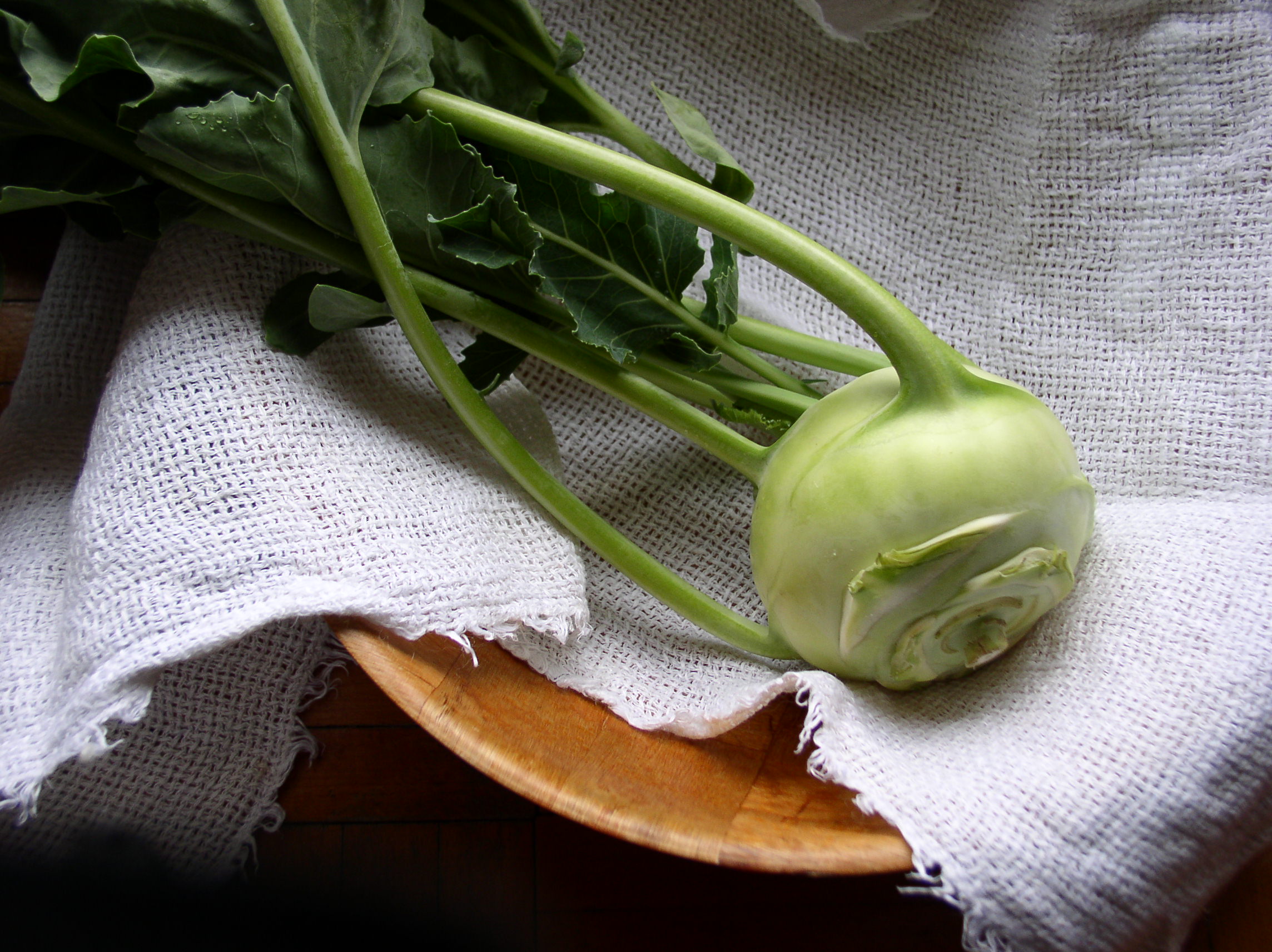 „Kalarepę można jeść na surowo, zapiekać faszerowaną lub gotować jak młodą kapustę”, pisze nasza czytelniczka.