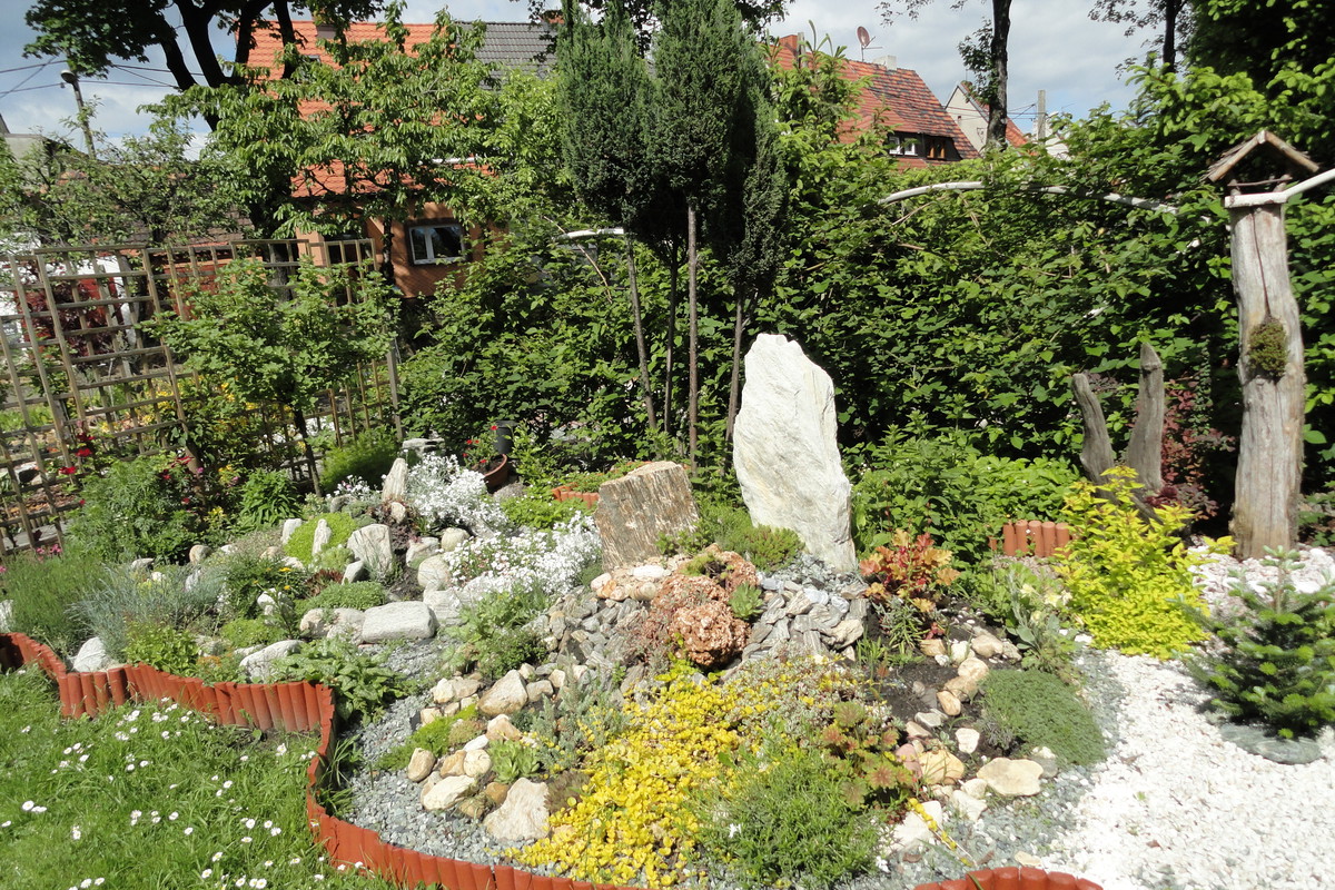 Kamienista rabatka