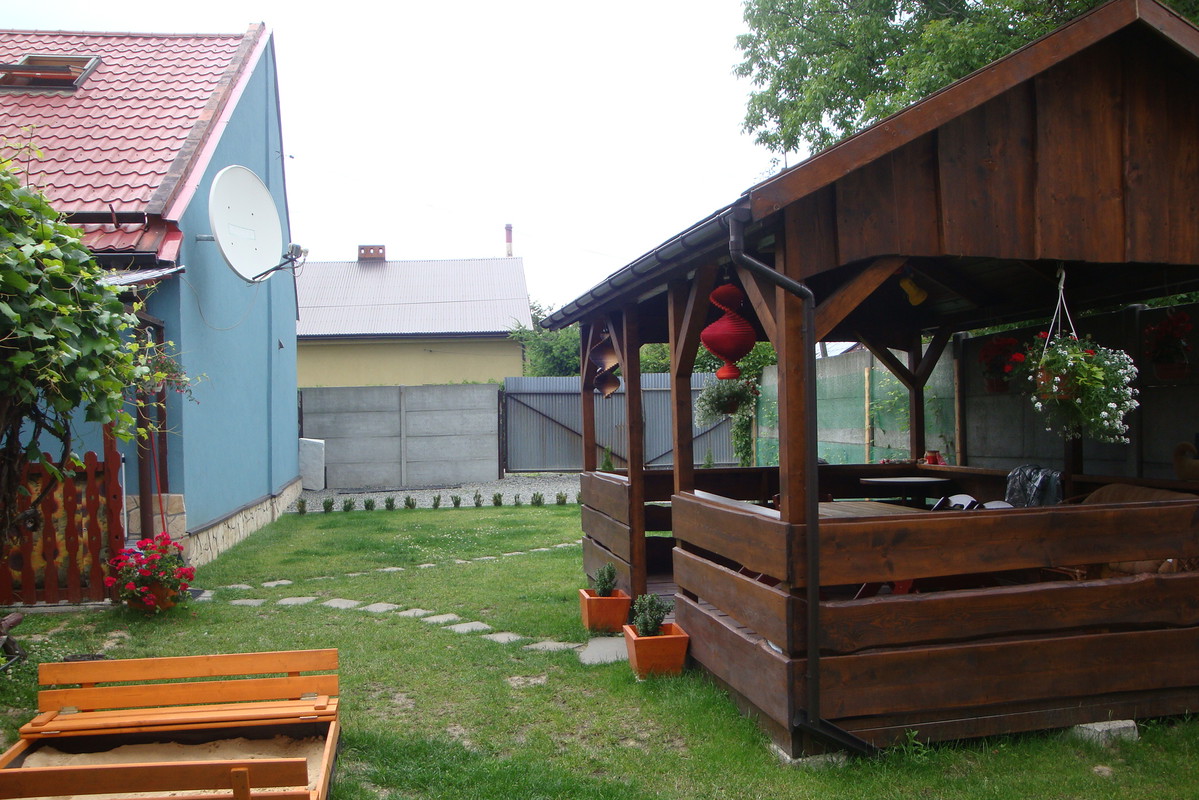 Tak część z altanką wygląda dziś -lipiec 2014.