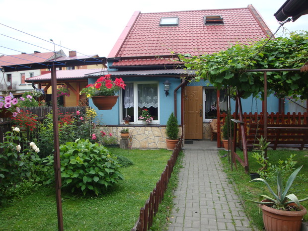 Widok przy wejściu na podwórko.