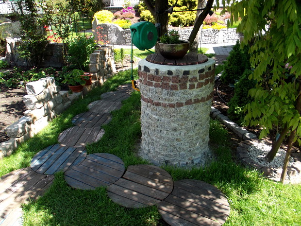 Zamaskowane ujęcie wody.