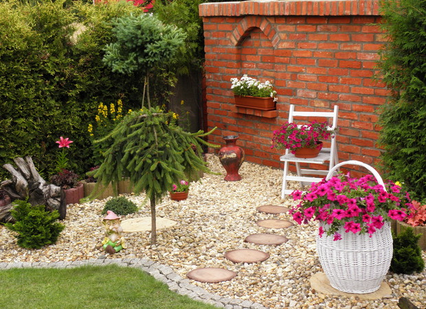 mój pomysł - mur stoi dzięki mężowi a reszta to moje wykonanie <3