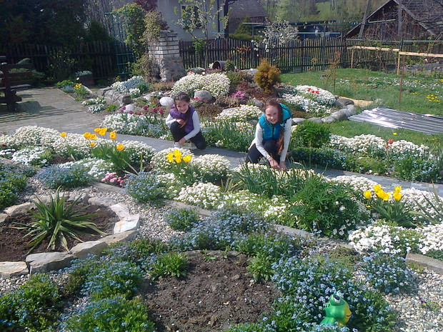 moje wnuczki Dominika i Klaudia które mnie odwiedziły w maju
