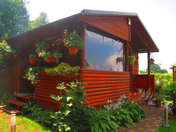 Rzut okiem na domek z boku