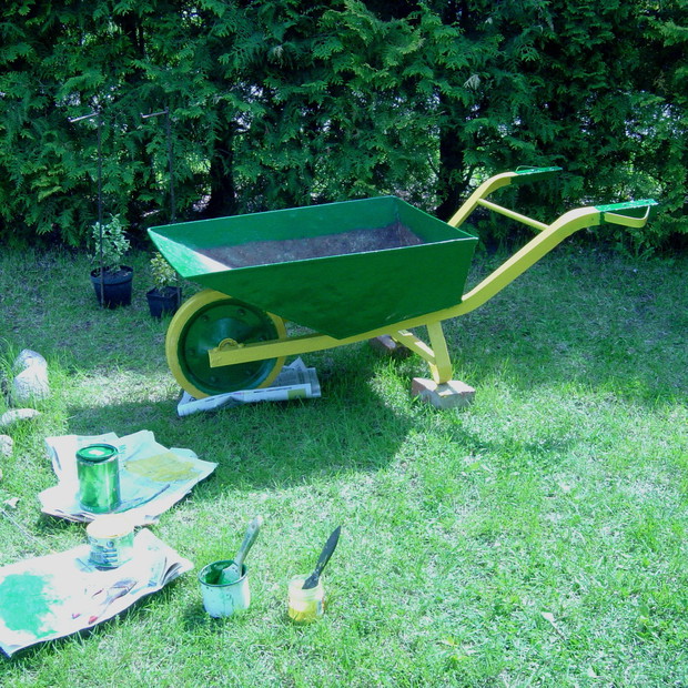 Stara taczka po dziadku w czasie renowacji :)