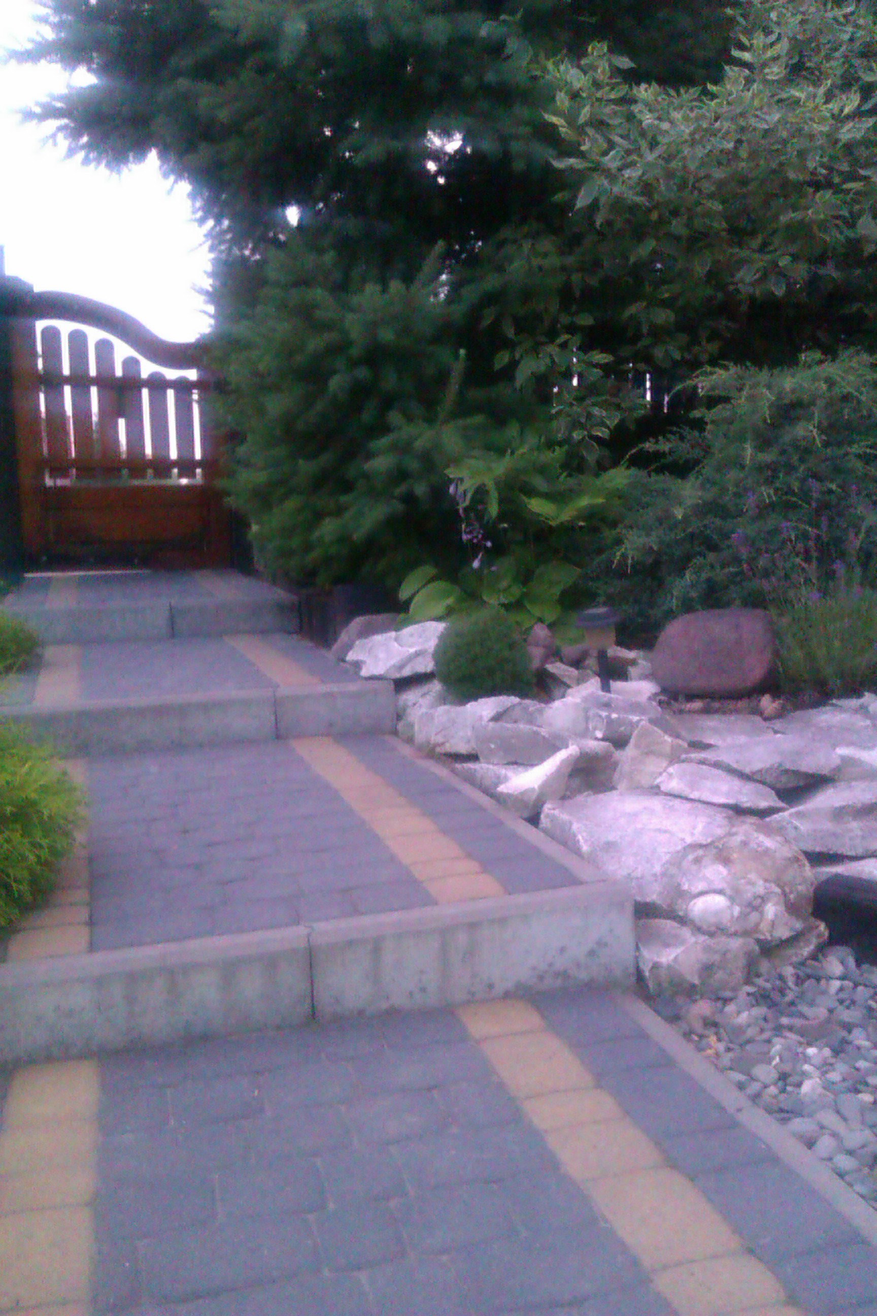 wejście do mojego małego ogródka