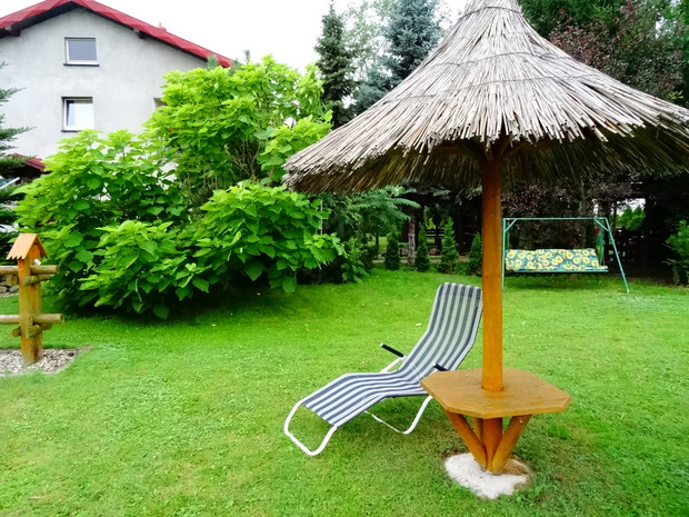 Hawajski wypoczynek, a w tle widok na Cesarskie Drzewko Szczęścia