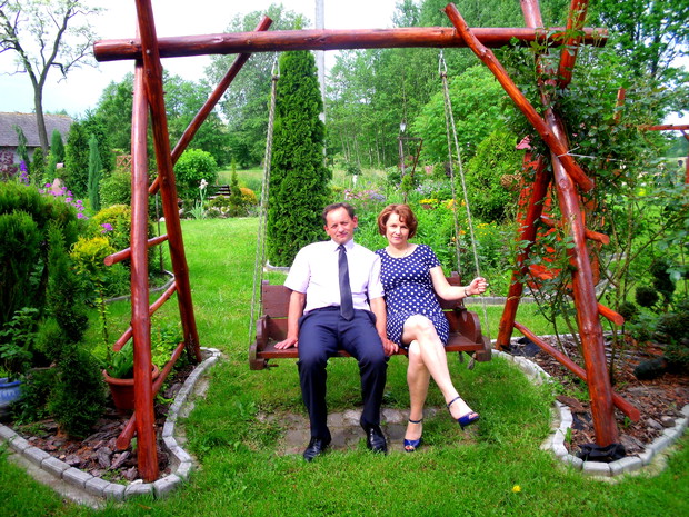 Ja z mężem na huśtawce :) 
