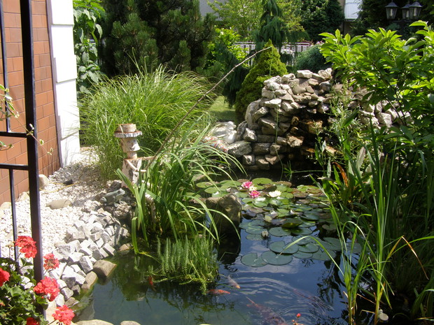 Jędruś Brzozowski z wędką.