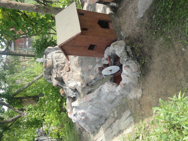 Kaskada nawadniająca staw