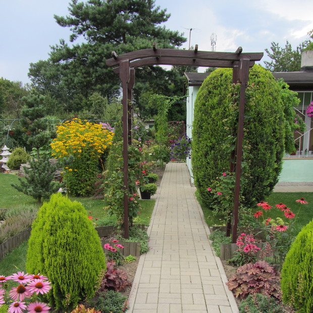 Wejście na działkę.