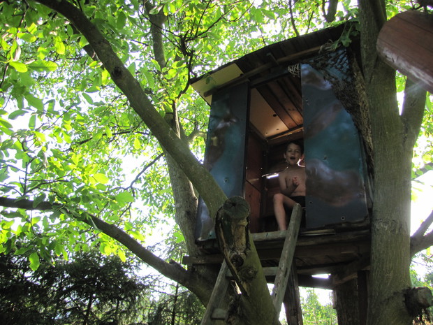 Domek na drzewie  to miejsce na niecodzienną zabawę.